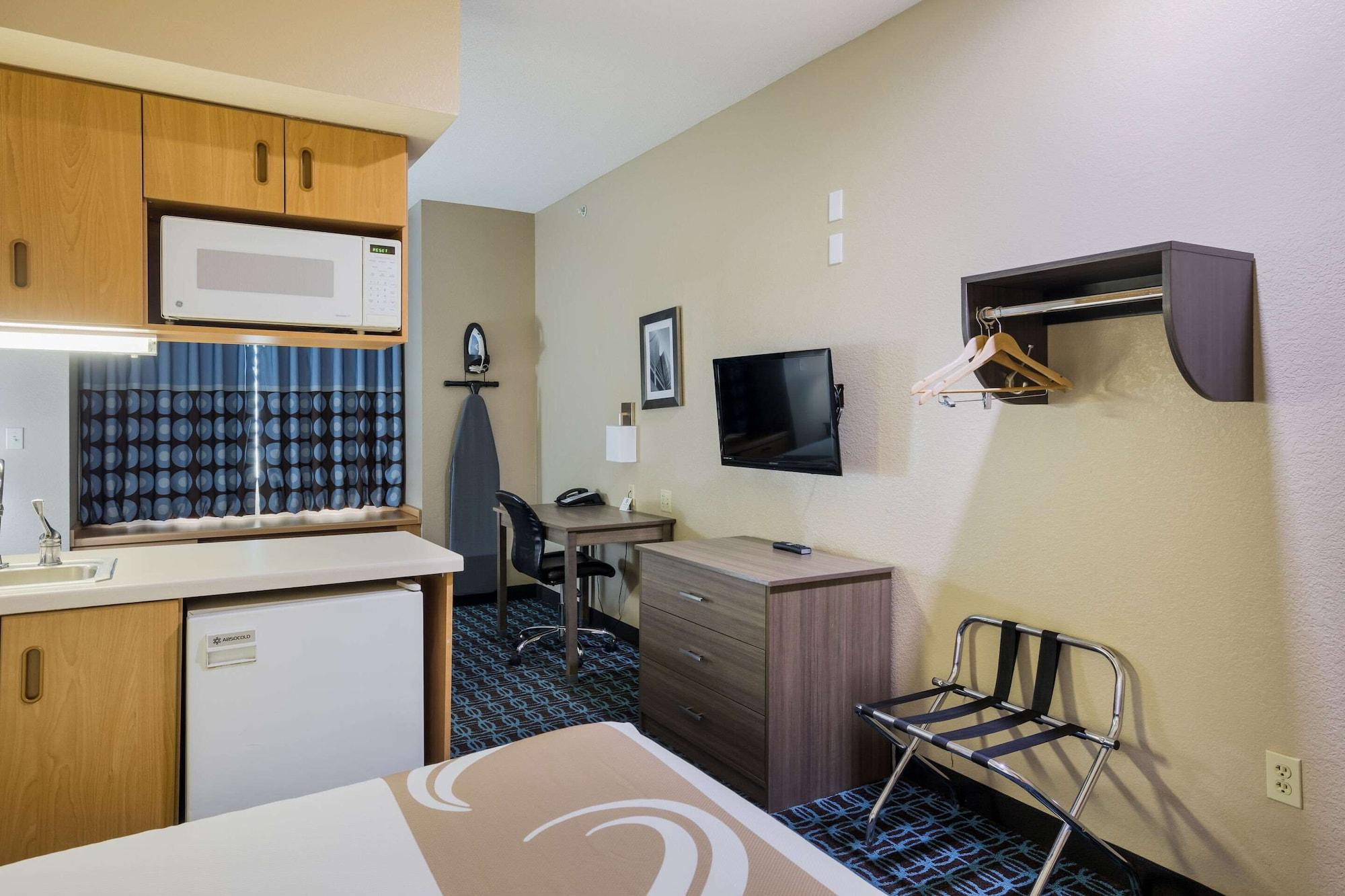Sonesta Essential Hotel Блу Спрингс Екстериор снимка