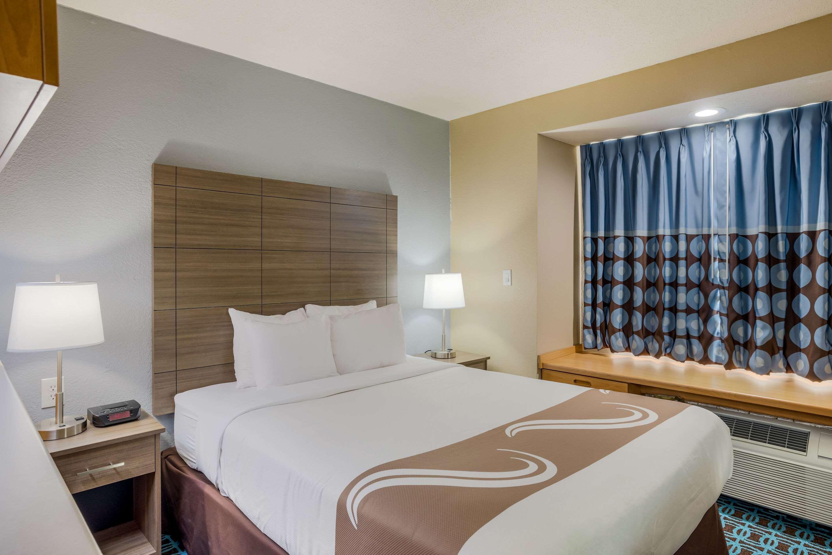 Sonesta Essential Hotel Блу Спрингс Екстериор снимка