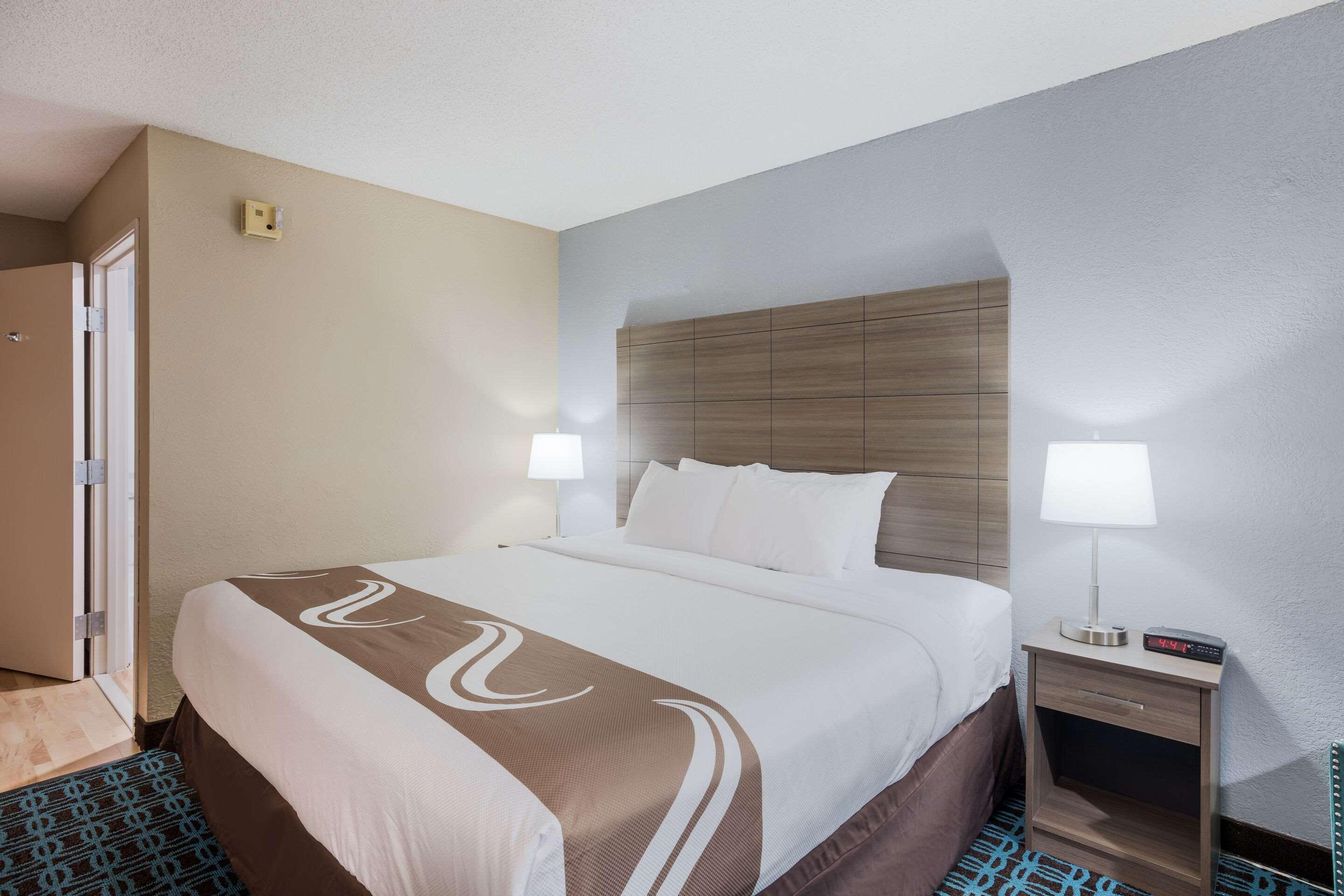 Sonesta Essential Hotel Блу Спрингс Екстериор снимка