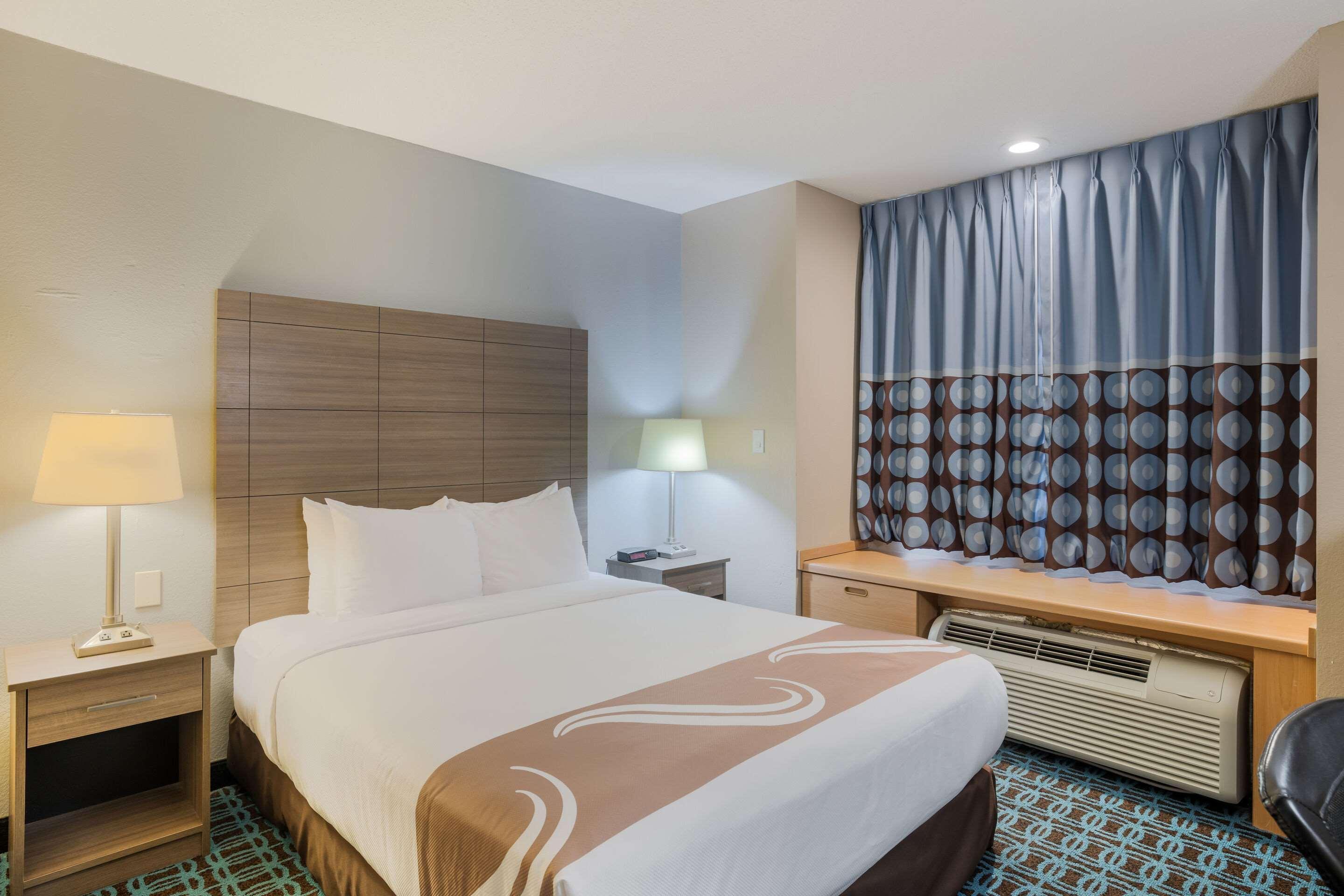 Sonesta Essential Hotel Блу Спрингс Екстериор снимка