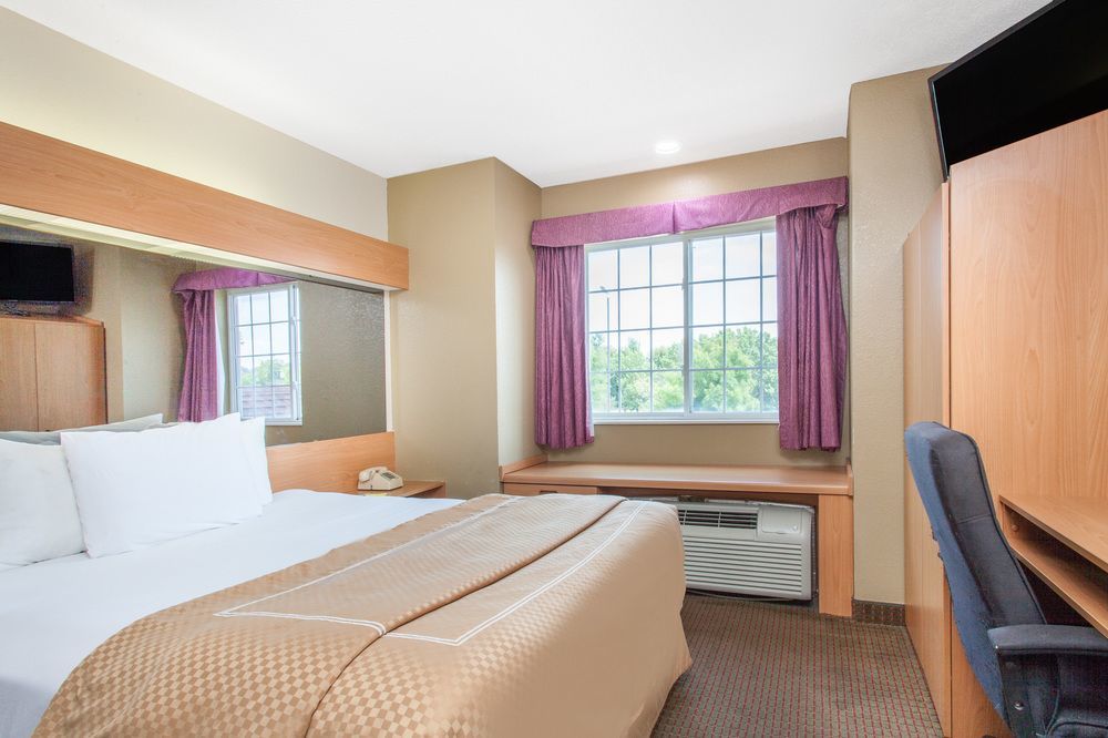 Sonesta Essential Hotel Блу Спрингс Екстериор снимка